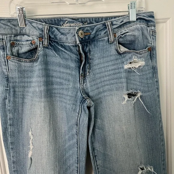 American Eagle Distressed Jeans - Picture 9 of 10